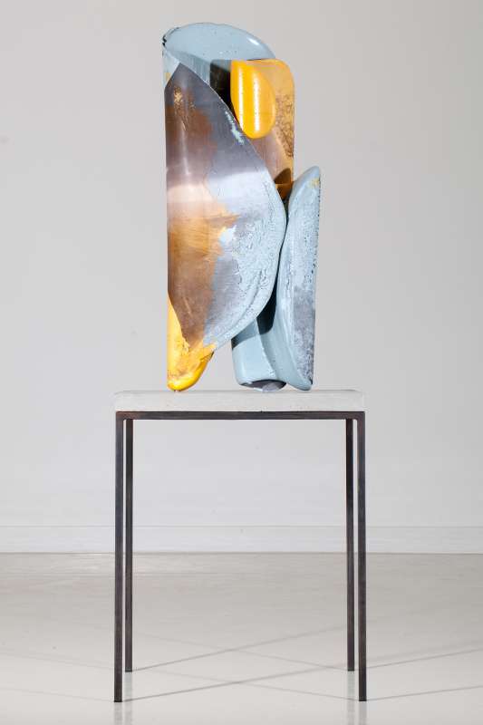 Nikola Ukic, Self-Mastering (Series / Henry Moore: Lying figure in two pieces, 1969, Hofgarten Düsseldorf), 2012